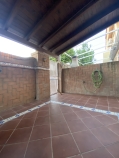 Venta de casa adosada en urbanizacin 