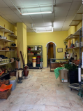 Venta de local comercial en el centro de Montequinto. Ref. 4102 SUPER OFERTA!!