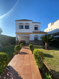 Venta de chalet independiente en urb. 