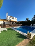 Venta de chalet independiente en urb. 