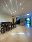 Venta de chalet independiente en urb. 