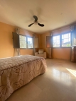 Venta de chalet independiente en urb. 